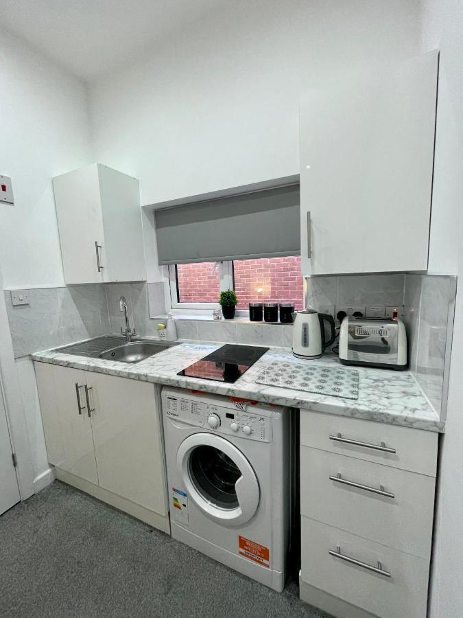 Self Contained Studio In Bham City Centre W Parking バーミンガム エクステリア 写真