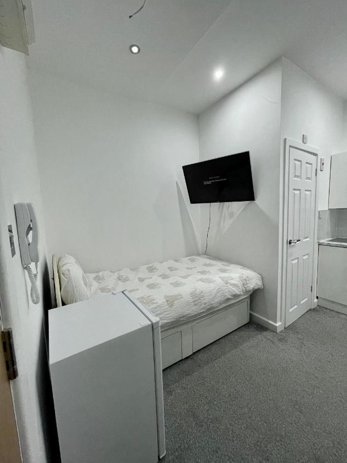 Self Contained Studio In Bham City Centre W Parking バーミンガム エクステリア 写真